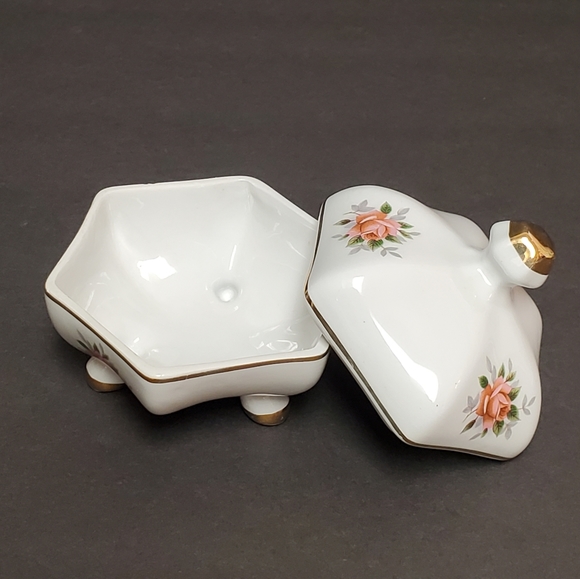 Vintage Porcelain Footed Lidded Bowl - Picture 4 of 10